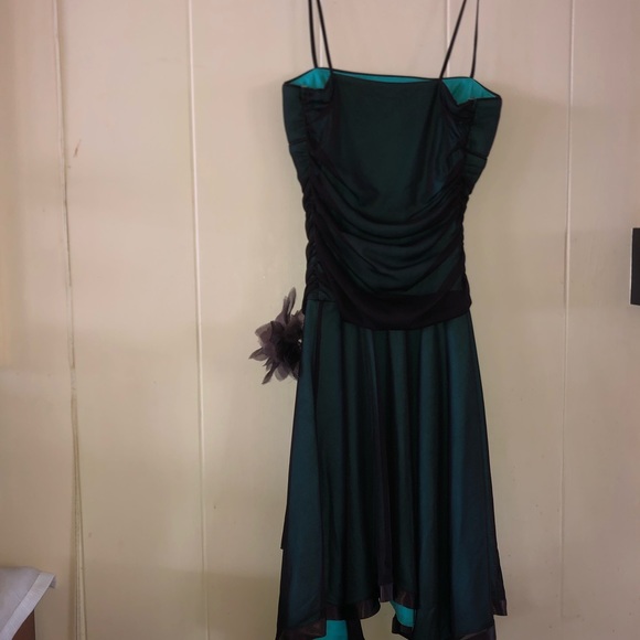 Green Formal Dress - Picture 3 of 5